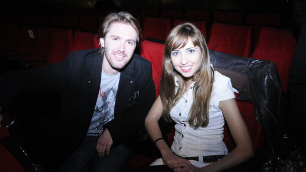 Velasco y Mery Cabezuelo - Quítate de En-Medium