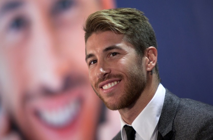 sergio-ramos-presents-new-book-sergio-ramos-corazon-caracter-y-pasion-ay_99551277-e1355915463480