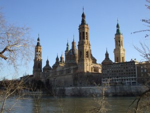 El Pilar con el rio Ebro