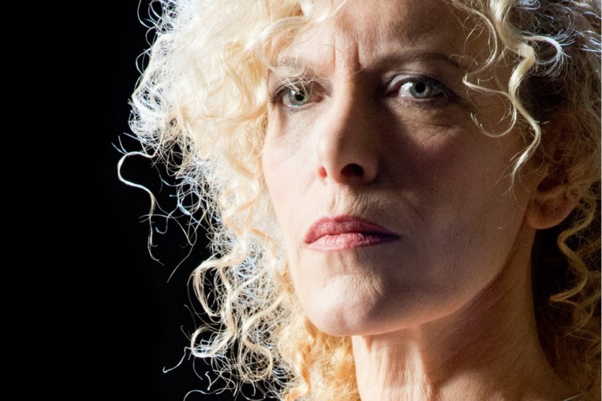 Crítica De Algún Tiempo a Esta&nbsp;Parte