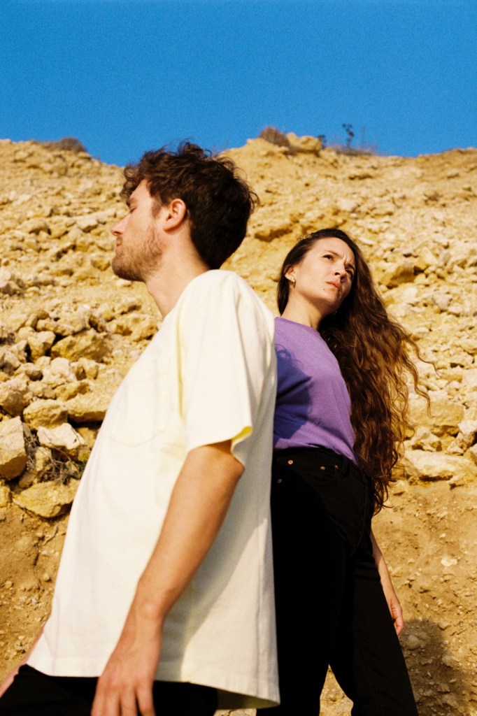 Bela Ālban en directo