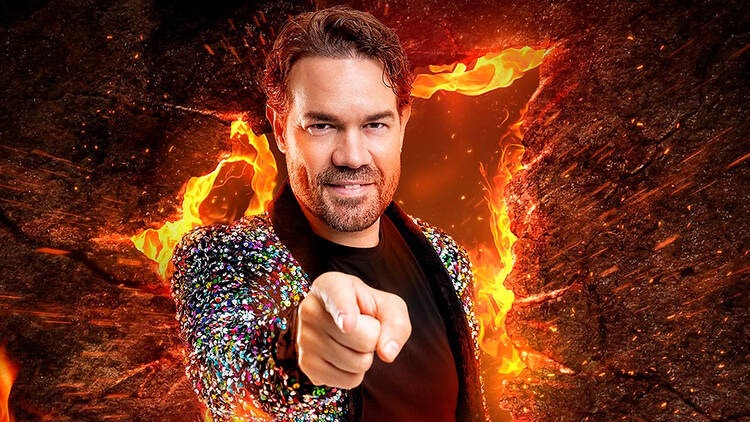 Juan Dávila público