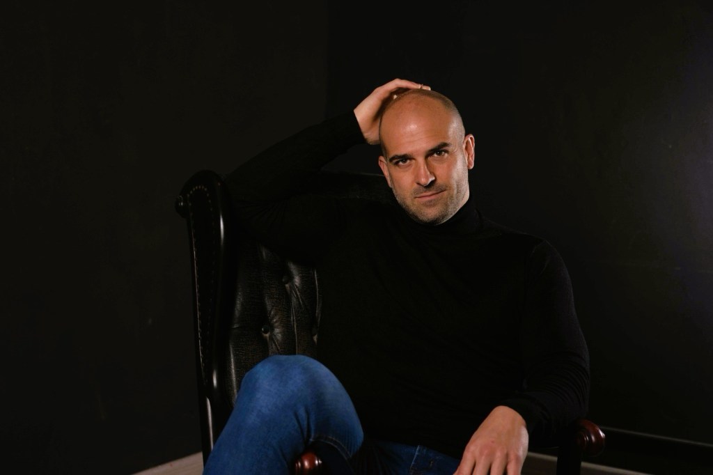 Mario Mayo en imagen promocional de Os reviento