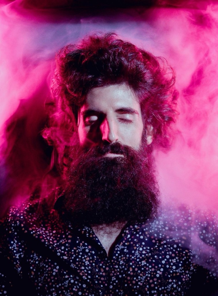 Guille Santa-Olalla en sesión de fotos por Arsenal