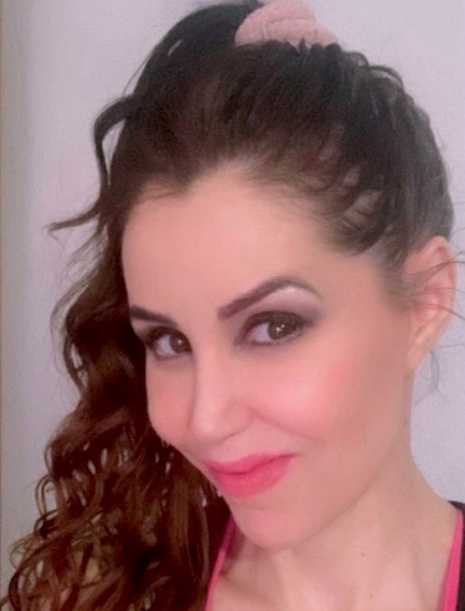 Rosa Briones durante el taller de danza en el IES Villa de Vallecas