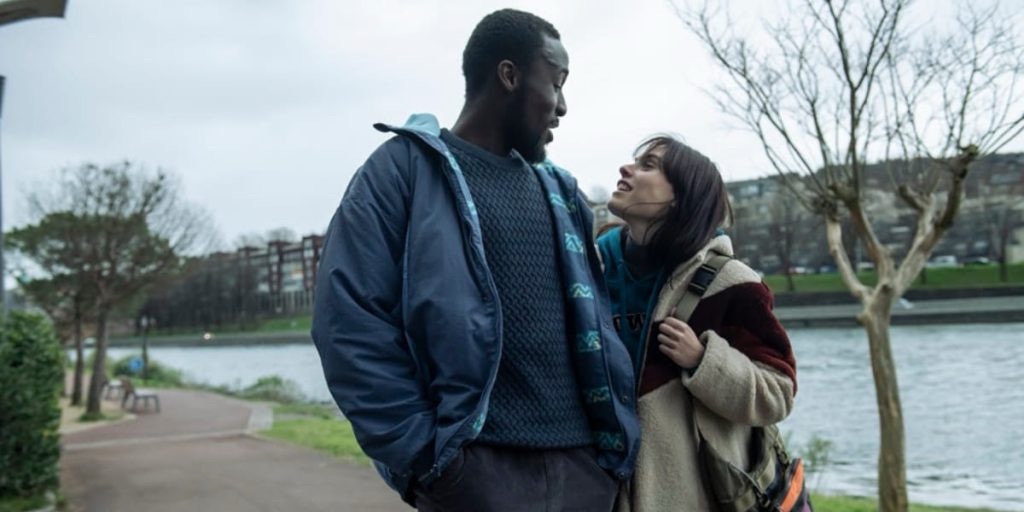 Jone Laspiur y Sambou Diaby en la nueva película ambientada en el Bidasoa